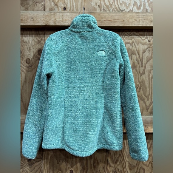 The North Face Osito Fleece Jacket — Cozy Plush Warmth in Sage Green, Size Small - Picture 2 of 11